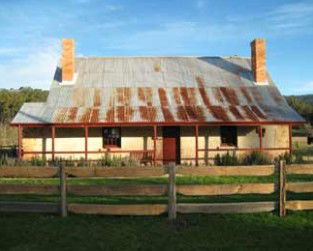 Cascades Colonial Accommodation - Tourism Brisbane 3