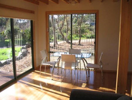 Four Seasons Holiday Cottages - Brisbane Tourism 5