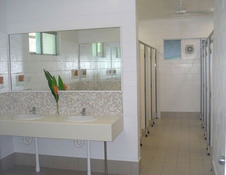 Absolute Backpackers Mission Beach - Brisbane 4u 5