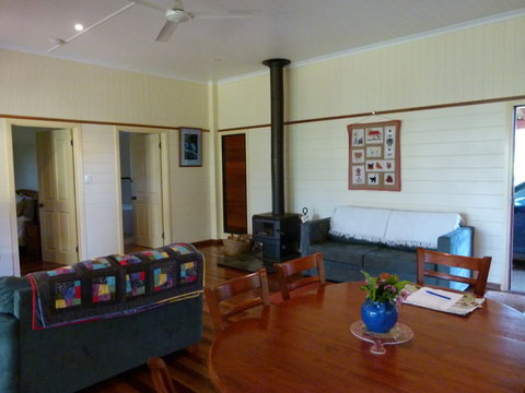 Bushland Cottages And Lodge - Tourism Brisbane 5
