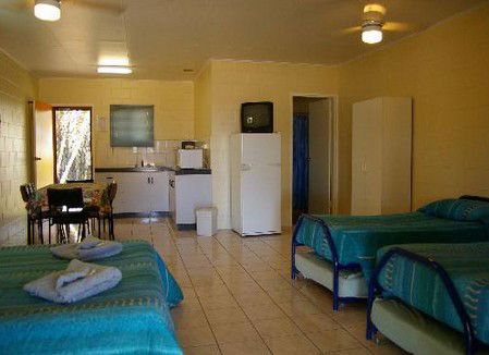 Ashs Holiday Units And Cafe - Brisbane 4u 3