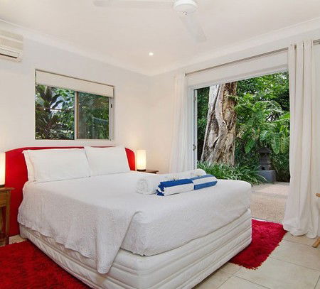 Beachside Port Douglas - Tourism Brisbane 2