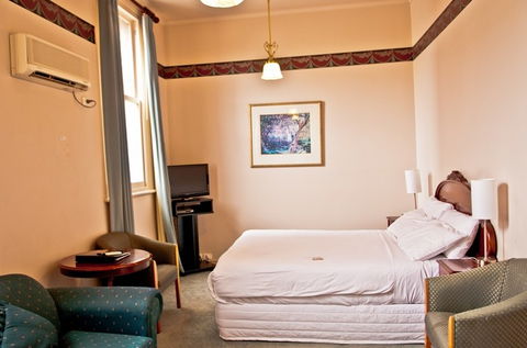 Hotel Shamrock - Tourism Brisbane 0