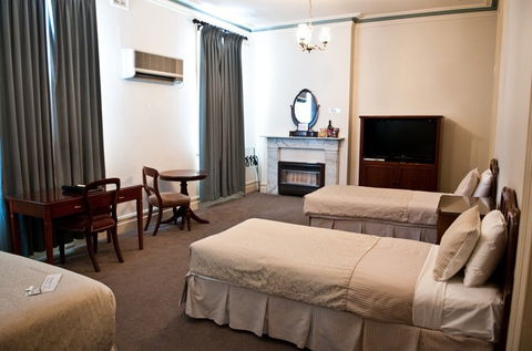 Hotel Shamrock - Tourism Brisbane 3
