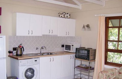 Hillcrest Cottage - Brisbane Tourism 4