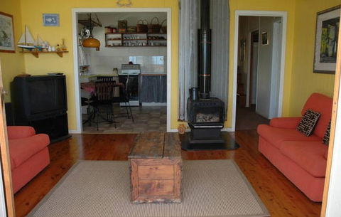 A Lake House At Burrill Lake - Tourism Brisbane 1