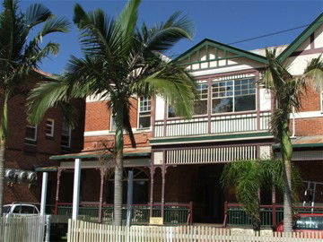 Maclean Hotel - Tourism Brisbane 0