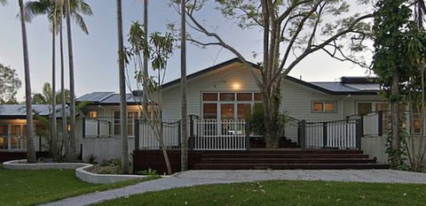 Away On Belongil Fields - Brisbane 4u 5