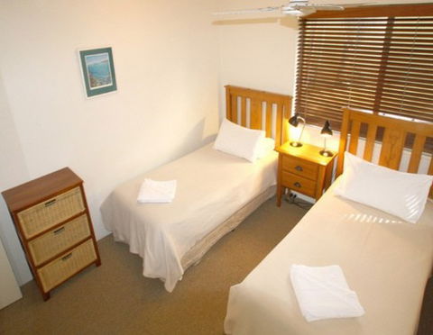 Airy Surfside Unit - Brisbane 4u 2