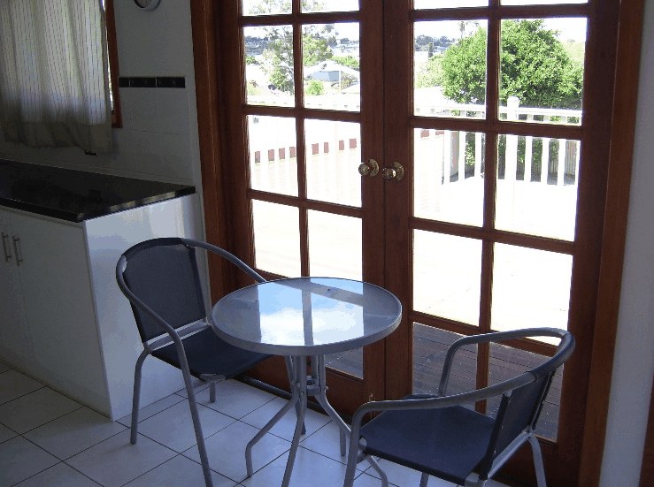 Aussie Bacon And Eggs Cottages - Brisbane Tourism 3