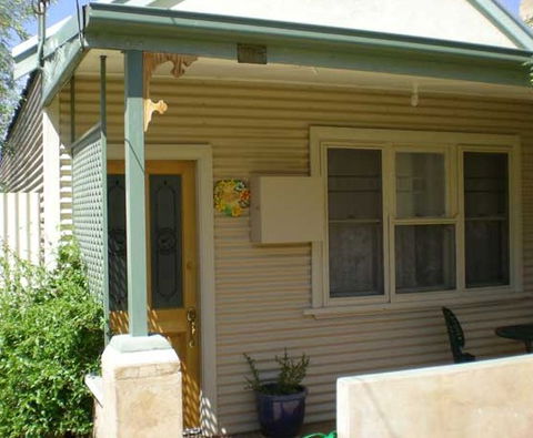 Blue Wren Cottage - Broken Hill - Brisbane Tourism 2