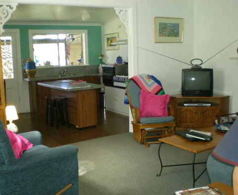 Blue Wren Cottage - Broken Hill - Brisbane Tourism 5