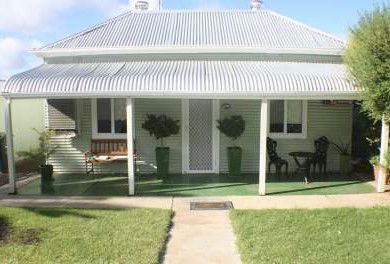Unique Outback Cottages - Hebbard Cottage - Brisbane 4u 0