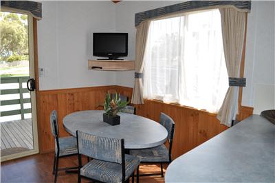 Euston Riverfront Caravan Park And Cafe - Tourism Brisbane 1