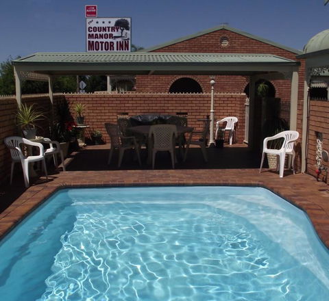 Country Manor Motor Inn - Tourism Brisbane 0