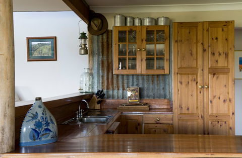 Yaraandoo Lakeside Retreat - Tourism Brisbane 1