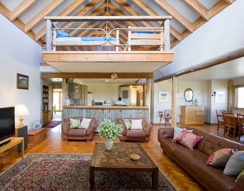 Yaraandoo Lakeside Retreat - Tourism Brisbane 3