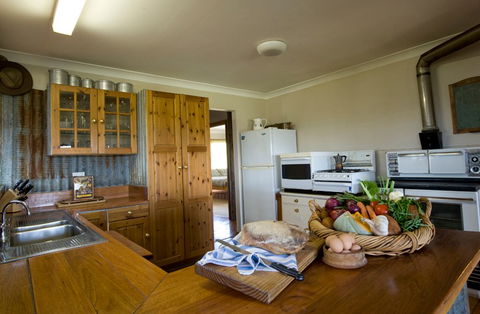 Yaraandoo Lakeside Retreat - Tourism Brisbane 5