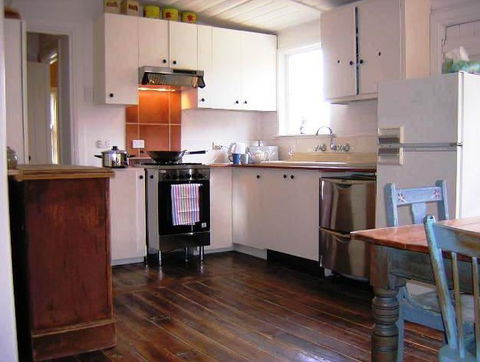 Cooma Cottage - Accommodation - Brisbane Tourism 2