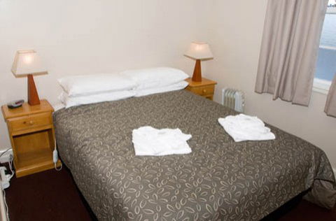 Alpine Hotel - Brisbane 4u 1