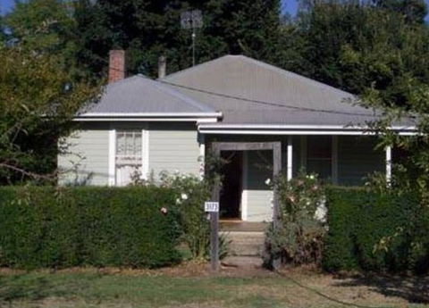 Honeysuckle Cottage Jingellic - Brisbane Tourism 0