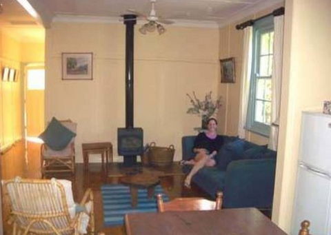 Honeysuckle Cottage Jingellic - Brisbane Tourism 3