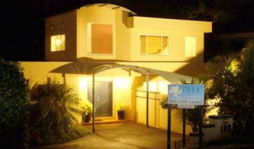 Azura Beach House Bed And Breakfast - Brisbane 4u 5