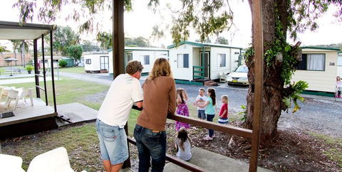 Aukaka Caravan Park - Brisbane 4u 5