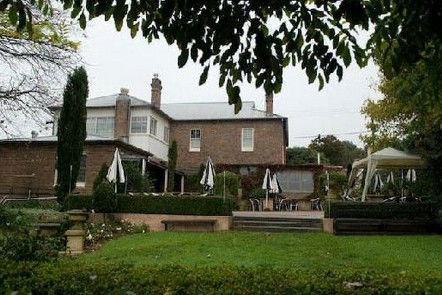 Burrawang Village Hotel - Brisbane 4u 1