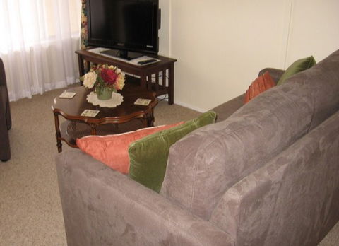 Bluebell Cottage - Brisbane Tourism 0