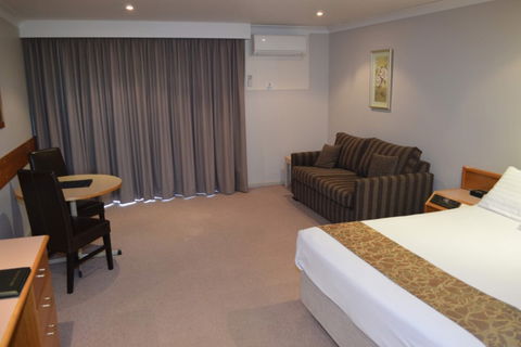 Hilltops Retreat Motor Inn - Tourism Brisbane 3