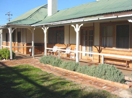 Gundagai Historic Cottages Bed And Breakfast - Tourism Brisbane 0