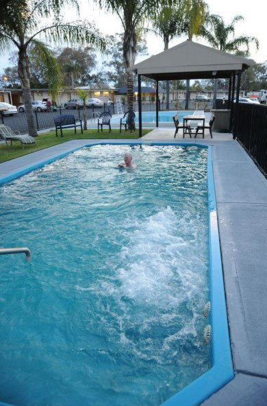 Artesian Spa Motel - Tourism Brisbane 1