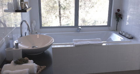 Blackwattle Luxury Retreats - Brisbane Tourism 11