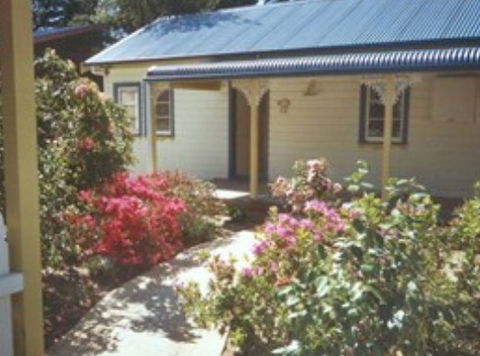 AppleBlossom Cottage - Brisbane Tourism 0