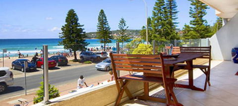Absolute Beachfront Manly Bed And Breakfast - Brisbane 4u 1