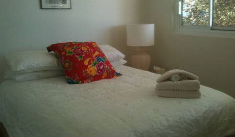 Absolute Beachfront Manly Bed And Breakfast - Brisbane 4u 4