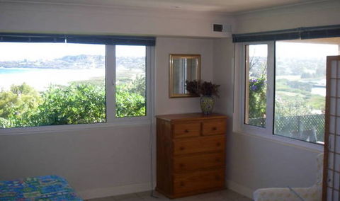 A Beach House Near Manly - Tourism Brisbane 1