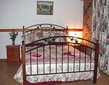 Twilight Grove Farm Bed And Breakfast  - Brisbane Tourism 4