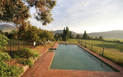 A Church And Homestead In Mudgee - Tourism Brisbane 5