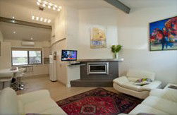 A Colourcity Apartments - Brisbane 4u 1