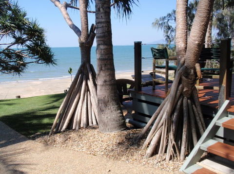 Beachfront Zilzie Holiday Home And Cottage - Tourism Brisbane 4