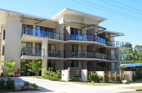 Agnes Water Beach Club - Brisbane 4u 4