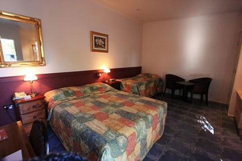 Xenia Central Studio Accommodation - Tourism Brisbane 2