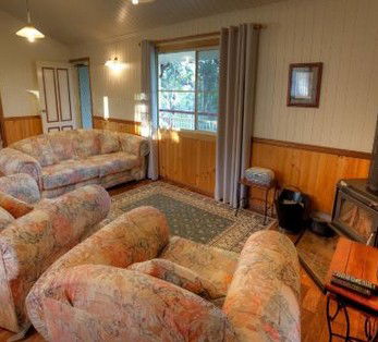 Accommodation Creek Cottages - Brisbane 4u 3