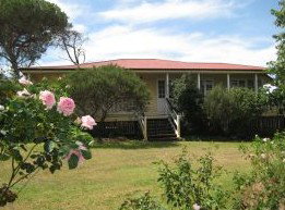 Hope Cottage Country Retreat At Assmanshausen Winery - Tourism Brisbane 4