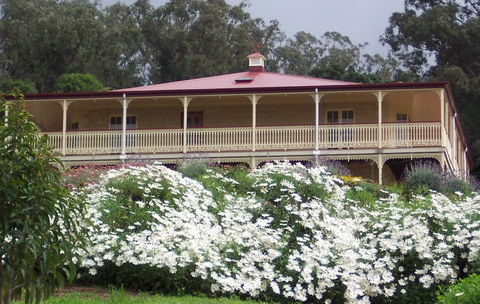 R On The Downs Rural Retreat - Brisbane Tourism 1