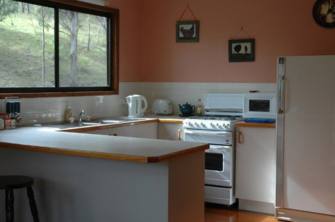 Cave Rock Cottages - Tourism Brisbane 3
