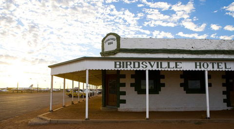 Birdsville Hotel - The Outback Loop - Tourism Brisbane 2