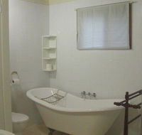 Cosy Cottage - Holiday Home - Tourism Brisbane